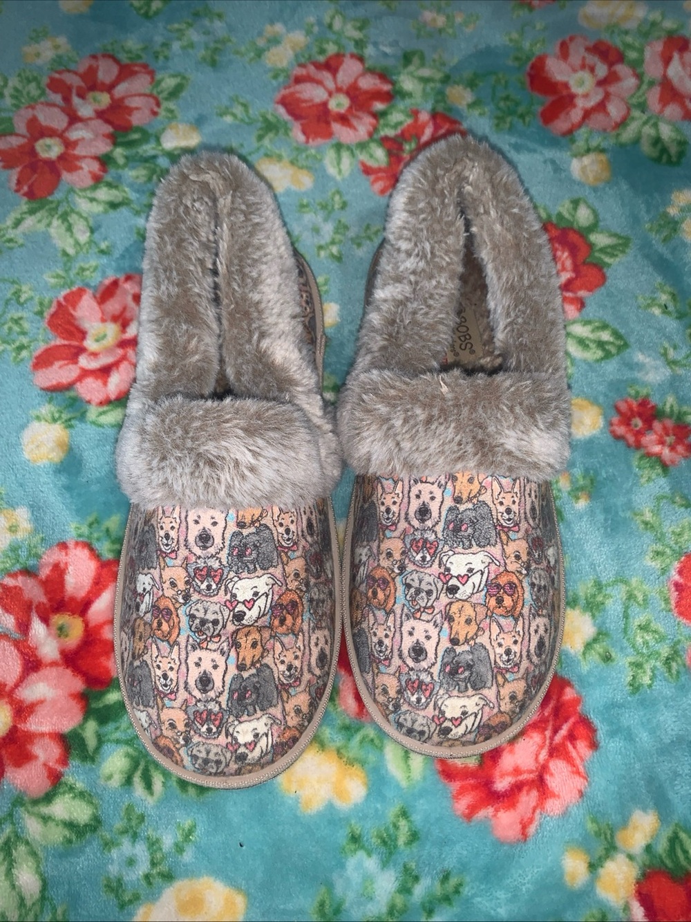 BOBS from Skechers Too Cozy Family Pups Print Soft & Warm Slippers - Picture 9 of 10